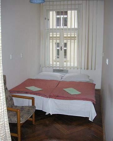 Hostel Bell Прага Экстерьер фото